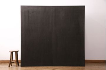 下駄箱を新規製作!建具は七宝柄のレーザー組子入りガラス戸。収納部はセパレートさせ、可動式の棚板を設置。マットブラックのカシュー塗装。(収納棚、戸棚)