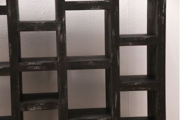 壁掛けマス目棚を新規製作!背面なし。艶消しブラックのエイジング塗装で仕上げ。(ロッカー、棚、オープンラック)