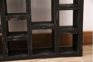 壁掛けマス目棚を新規製作!背面なし。艶消しブラックのエイジング塗装で仕上げ。(ロッカー、棚、オープンラック)