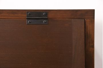 パタパタ扉の下駄箱を新規製作!本体はヒノキ材、扉は古材を使用。当店商品を参考に取っ手を取り付け、着色し仕上げ。(収納棚、戸棚、キャビネット、ロッカー)