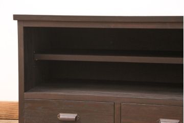 テレビ台を新規製作!建具はモールガラスを組み入れ、下部に引き出しを設置。同時購入の商品と色を合わせて着色し仕上げ。(テレビボード、収納棚、戸棚、ローボード)