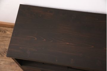 テレビ台を新規製作!建具はモールガラスを組み入れ、下部に引き出しを設置。同時購入の商品と色を合わせて着色し仕上げ。(テレビボード、収納棚、戸棚、ローボード)