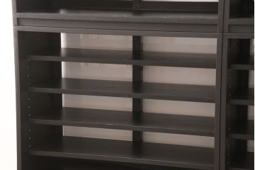 重ね戸棚を新規製作!当店商品を参考に2点製作。建具は桟を減らした仕様に変更。マットブラックに着色し仕上げ。(収納棚、食器棚、キャビネット)