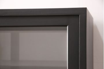 重ね戸棚を新規製作!当店商品を参考に2点製作。建具は桟を減らした仕様に変更。マットブラックに着色し仕上げ。(収納棚、食器棚、キャビネット)