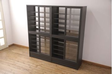 重ね戸棚を新規製作!当店商品を参考に2点製作。建具は桟を減らした仕様に変更。マットブラックに着色し仕上げ。(収納棚、食器棚、キャビネット)