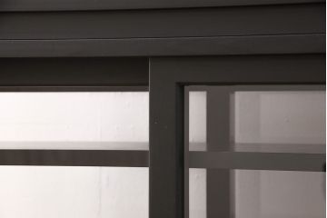 重ね戸棚を新規製作!当店商品を参考に2点製作。建具は桟を減らした仕様に変更。マットブラックに着色し仕上げ。(収納棚、食器棚、キャビネット)