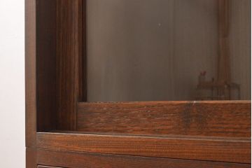 収納棚を新規製作!上段はクリアガラスの引き戸、内部にはガラス棚板と照明を設置。下段は引き出しと格子引き戸の戸棚に。(戸棚、キャビネット、飾り棚、水屋箪笥、ケヤキ、欅、民芸家具)