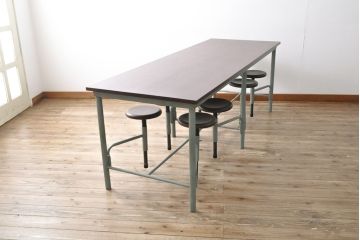 格納スツール8脚付きテーブルを新規製作!鉄脚を淡い青緑色にペイント。(ダイニングテーブル、作業台)