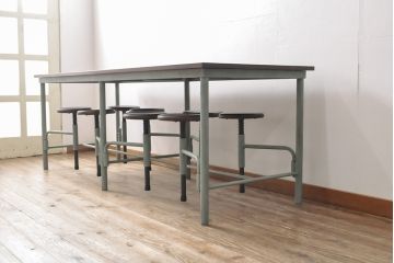 格納スツール8脚付きテーブルを新規製作!鉄脚を淡い青緑色にペイント。(ダイニングテーブル、作業台)