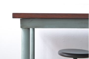 格納スツール8脚付きテーブルを新規製作!鉄脚を淡い青緑色にペイント。(ダイニングテーブル、作業台)