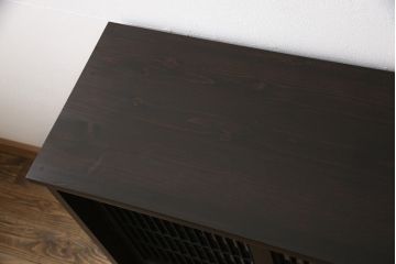 サイドボードを新規製作!木製脚、可動式の棚板を取り付け。建具に麻の葉模様のガラスを使用。(収納棚、戸棚、サイドキャビネット)