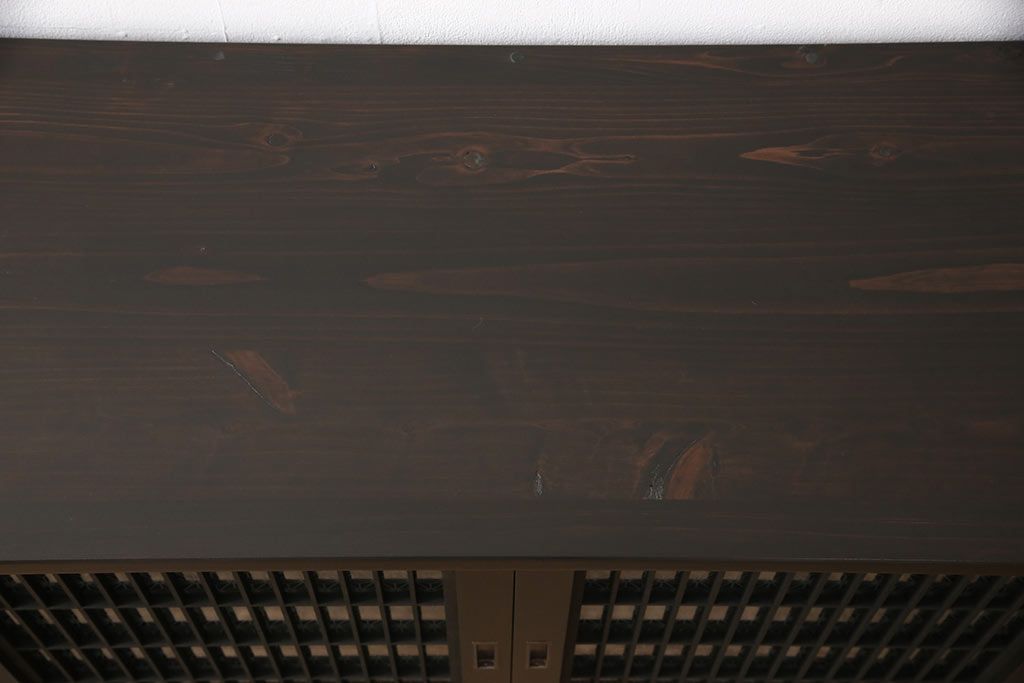 サイドボードを新規製作!木製脚、可動式の棚板を取り付け。建具に麻の葉模様のガラスを使用。(収納棚、戸棚、サイドキャビネット)