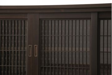 サイドボードを新規製作!木製脚、可動式の棚板を取り付け。建具に麻の葉模様のガラスを使用。(収納棚、戸棚、サイドキャビネット)