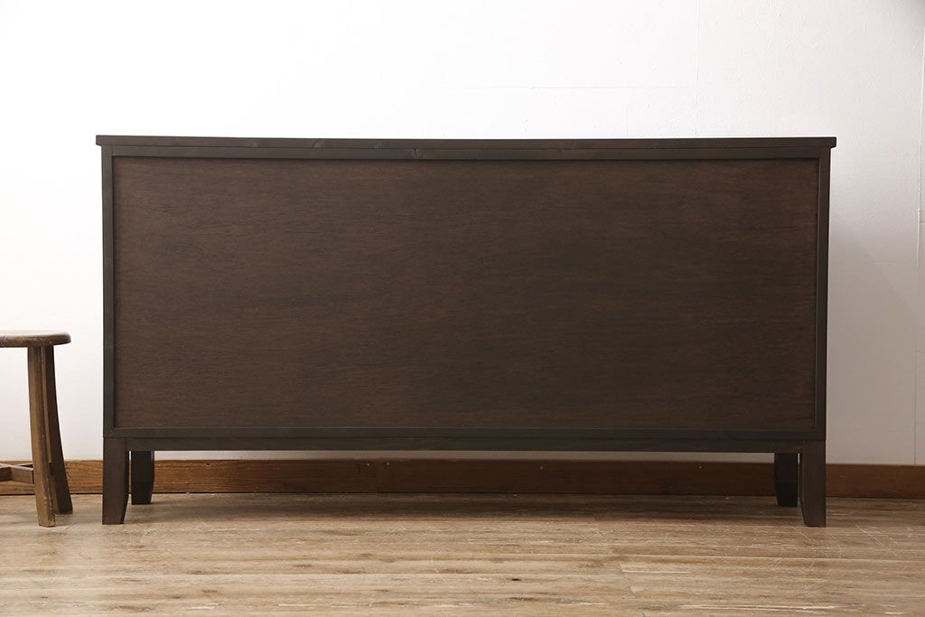 サイドボードを新規製作!木製脚、可動式の棚板を取り付け。建具に麻の葉模様のガラスを使用。(収納棚、戸棚、サイドキャビネット)