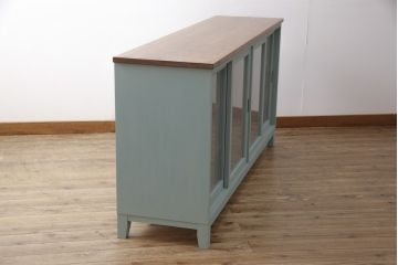 キッチンカウンターを新規製作!建具ガラスはすりガラス使用。天板は明るめの茶色、本体は淡い青緑色にペイント仕上げ。(収納棚、戸棚、キャビネット、サイドボード、サイドキャビネット、カップボード)