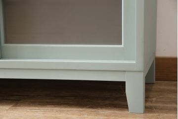 キッチンカウンターを新規製作!建具ガラスはすりガラス使用。天板は明るめの茶色、本体は淡い青緑色にペイント仕上げ。(収納棚、戸棚、キャビネット、サイドボード、サイドキャビネット、カップボード)