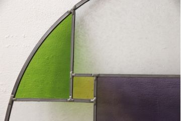 オリジナルのステンドグラス使用し丸窓を新規製作!