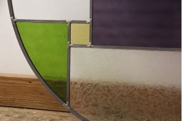 オリジナルのステンドグラス使用し丸窓を新規製作!