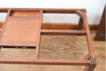 こたつを新規製作!「もし岩谷堂箪笥がこたつを作ったら」をイメージして製作。天板に装飾金具を取り付け、箪笥に近い色味に着色仕上げ。(ローテーブル、座卓)