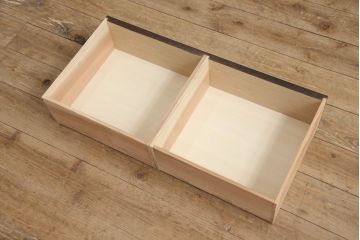 戸棚2台を新規製作!引き戸に花菱模様のガラスを使用。濃い茶色に着色仕上げ。(収納棚、キャビネット、食器棚、サイドキャビネット)