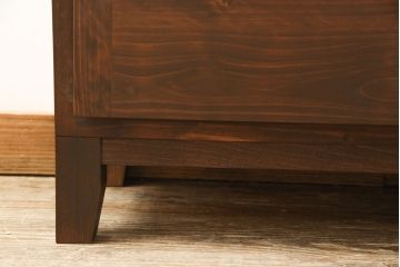 パタパタ収納棚を新規製作!ヒノキ無垢材使用。木目を活かして自然な茶色に着色仕上げ。(戸棚、キャビネット、ロッカー、下駄箱)