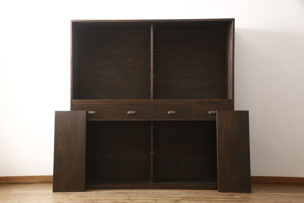 重ね戸棚を新規製作!本体に樺材、建具ガラスには気泡ガラスと花柄斜めガラスを使用。ご希望の色味に着色仕上げ。(キャビネット、食器棚、収納棚、店舗什器)