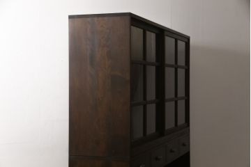 重ね戸棚を新規製作!本体に樺材、建具ガラスには気泡ガラスと花柄斜めガラスを使用。ご希望の色味に着色仕上げ。(キャビネット、食器棚、収納棚、店舗什器)