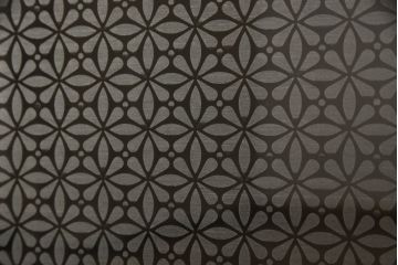 重ね戸棚を新規製作!本体に樺材、建具ガラスには気泡ガラスと花柄斜めガラスを使用。ご希望の色味に着色仕上げ。(キャビネット、食器棚、収納棚、店舗什器)