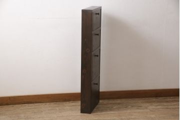 収納棚を新規製作!扉は全てフラップダウン式に。自然な茶色で着色仕上げ。(収納棚、戸棚)