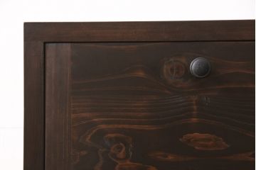 収納棚を新規製作!扉は全てフラップダウン式に。自然な茶色で着色仕上げ。(収納棚、戸棚)