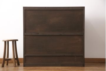 サイドボードを新規製作!内部は棚板2枚を取り付け、引き出しはアンティークの取っ手を使用。全体を濃い茶色で着色仕上げ。(戸棚、収納棚、キャビネット)