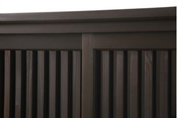 サイドボードを新規製作!内部は棚板を取り付け、引き出し金具にはアンティークの取っ手を使用。全体を濃い茶色で着色仕上げ。(戸棚、収納棚、キャビネット)