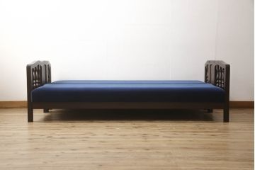 ソファベッドを新規製作!ご希望の生地と濃い茶色の着色でアンティーク調の仕上がりに。(3人掛けソファ、トリプルソファ)