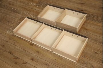 小引き出しを新規製作!本体はヒノキ材、前板は栗材で製作。取っ手は古金具を使用。(小物収納、サイドチェスト)