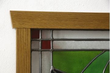 つい立てを新規製作!ご希望のサイズでオーク材を使用。片面は可動式仕様で、「芙蓉の花」「夏空」「日光」をモチーフにしたオリジナルのステンドグラスを取り付け。(ステンドグラス、つい立て、パーテーション、間仕切り)