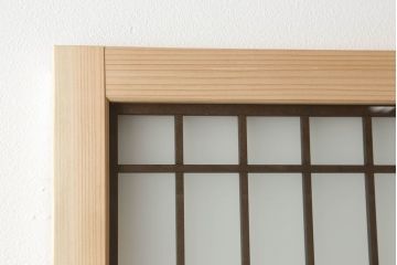 ガラス戸2枚を新規製作!当店のオーダー家具を参考にご希望のサイズで。両面ガラス仕様で引き手・戸車取り付け。本体色味は当店商品を参考に着色。(引き戸、建具)