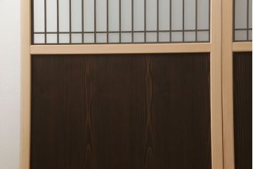 ガラス戸2枚を新規製作!当店のオーダー家具を参考にご希望のサイズで。両面ガラス仕様で引き手・戸車取り付け。本体色味は当店商品を参考に着色。(引き戸、建具)