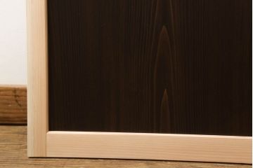 ガラス戸2枚を新規製作!当店のオーダー家具を参考にご希望のサイズで。両面ガラス仕様で引き手・戸車取り付け。本体色味は当店商品を参考に着色。(引き戸、建具)