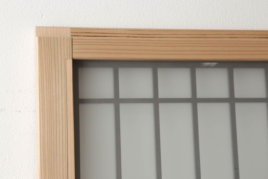 ガラス戸2枚を新規製作!当店のオーダー家具を参考にご希望のサイズで。両面ガラス仕様で引き手・戸車取り付け。本体色味は当店商品を参考に着色。(引き戸、建具)