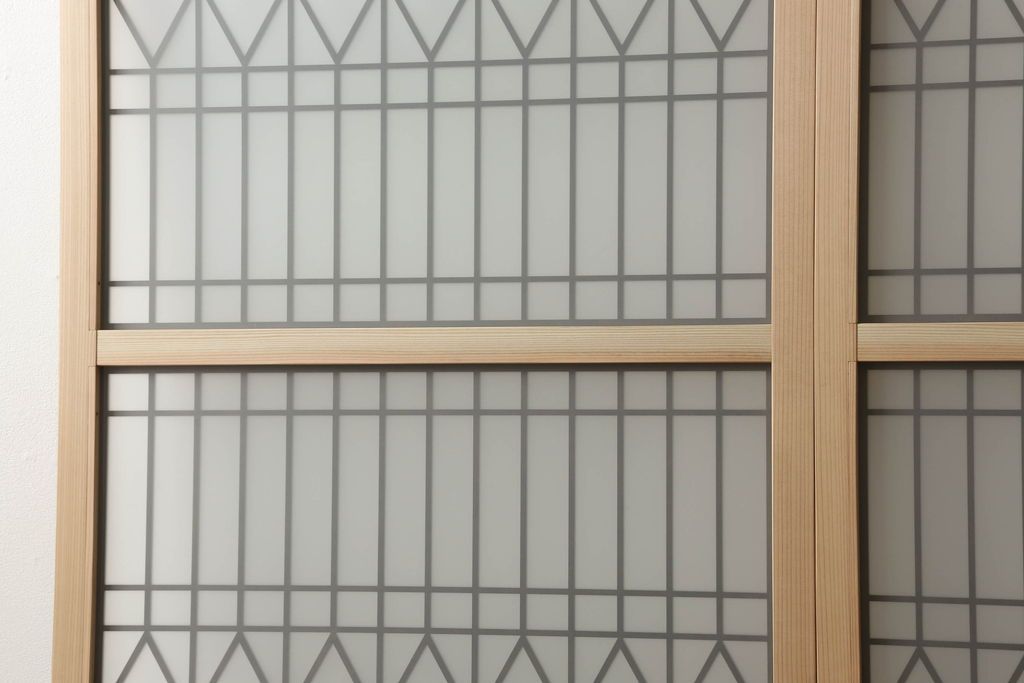 ガラス戸2枚を新規製作!当店のオーダー家具を参考にご希望のサイズで。両面ガラス仕様で引き手・戸車取り付け。本体色味は当店商品を参考に着色。(引き戸、建具)