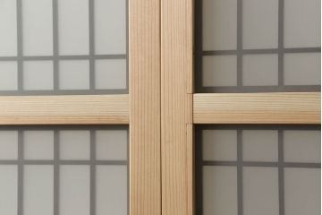 ガラス戸2枚を新規製作!当店のオーダー家具を参考にご希望のサイズで。両面ガラス仕様で引き手・戸車取り付け。本体色味は当店商品を参考に着色。(引き戸、建具)