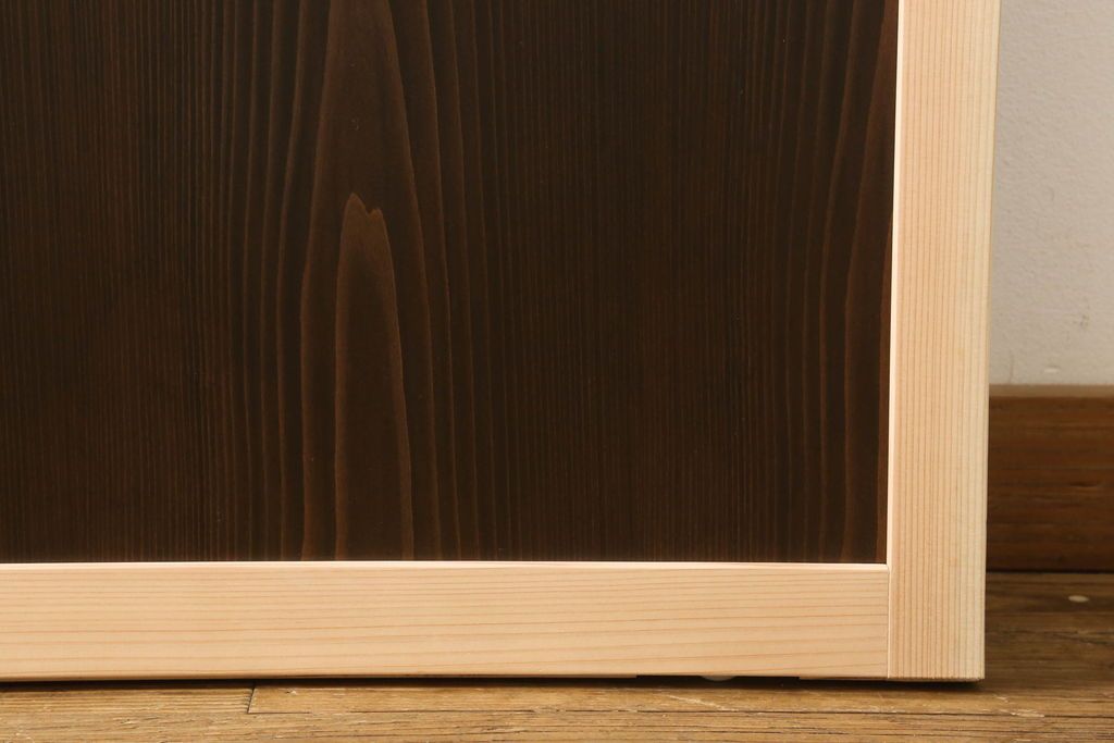 ガラス戸2枚を新規製作!当店のオーダー家具を参考にご希望のサイズで。両面ガラス仕様で引き手・戸車取り付け。本体色味は当店商品を参考に着色。(引き戸、建具)