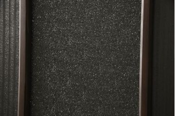 ガラス戸4枚を新規製作!当店商品を参考にしたデザイン、指定サイズにて。支給されたガラス・ダイヤ・銀モール・結霜、すりガラスを使用。本体は古民家の雰囲気に合うような自然な仕上がりに着色。(引き戸)