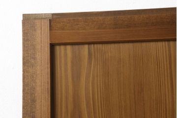 帯戸2枚を新規製作!当店オーダー家具を参考に、ご希望サイズにて。組子を製作し、両面クリアガラス、腰板は杉材(板目)の化粧板を使用。引手を取り付け、色味は当店商品を参考に着色。(引き戸、建具)
