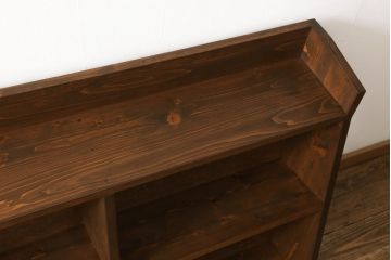 台形本棚を新規製作!当店のオーダー家具を参考に、台形デザインで天板部分の仕切りはなくフラットな仕様にて。(オープンラック、ブックシェルフ、ロッカー)