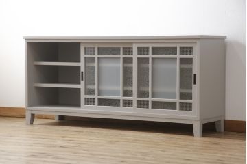 テレビ台を新規製作!3種類のガラスを使用した建具を製作。背面には配線用の穴あけ加工。全体を枯野色にペイント仕上げ。(ローボード、テレビ台、テレビボード、キャビネット、サイドボード)