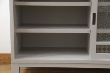 テレビ台を新規製作!3種類のガラスを使用した建具を製作。背面には配線用の穴あけ加工。全体を枯野色にペイント仕上げ。(ローボード、テレビ台、テレビボード、キャビネット、サイドボード)