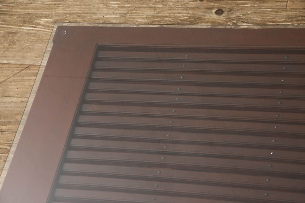 蔵戸に合わせたガラス天板を新規製作!厚さ5mmの強化ガラスで、テーブル用のガラス天板として使えるよう製作。(玄関戸、玄関ドア、引き戸)