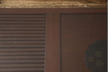 蔵戸に合わせたガラス天板を新規製作!厚さ5mmの強化ガラスで、テーブル用のガラス天板として使えるよう製作。(玄関戸、玄関ドア、引き戸)