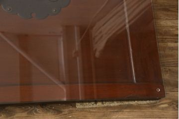 蔵戸に合わせたガラス天板を新規製作!厚さ5mmの強化ガラスで、テーブル用のガラス天板として使えるよう製作。(玄関戸、玄関ドア、引き戸)